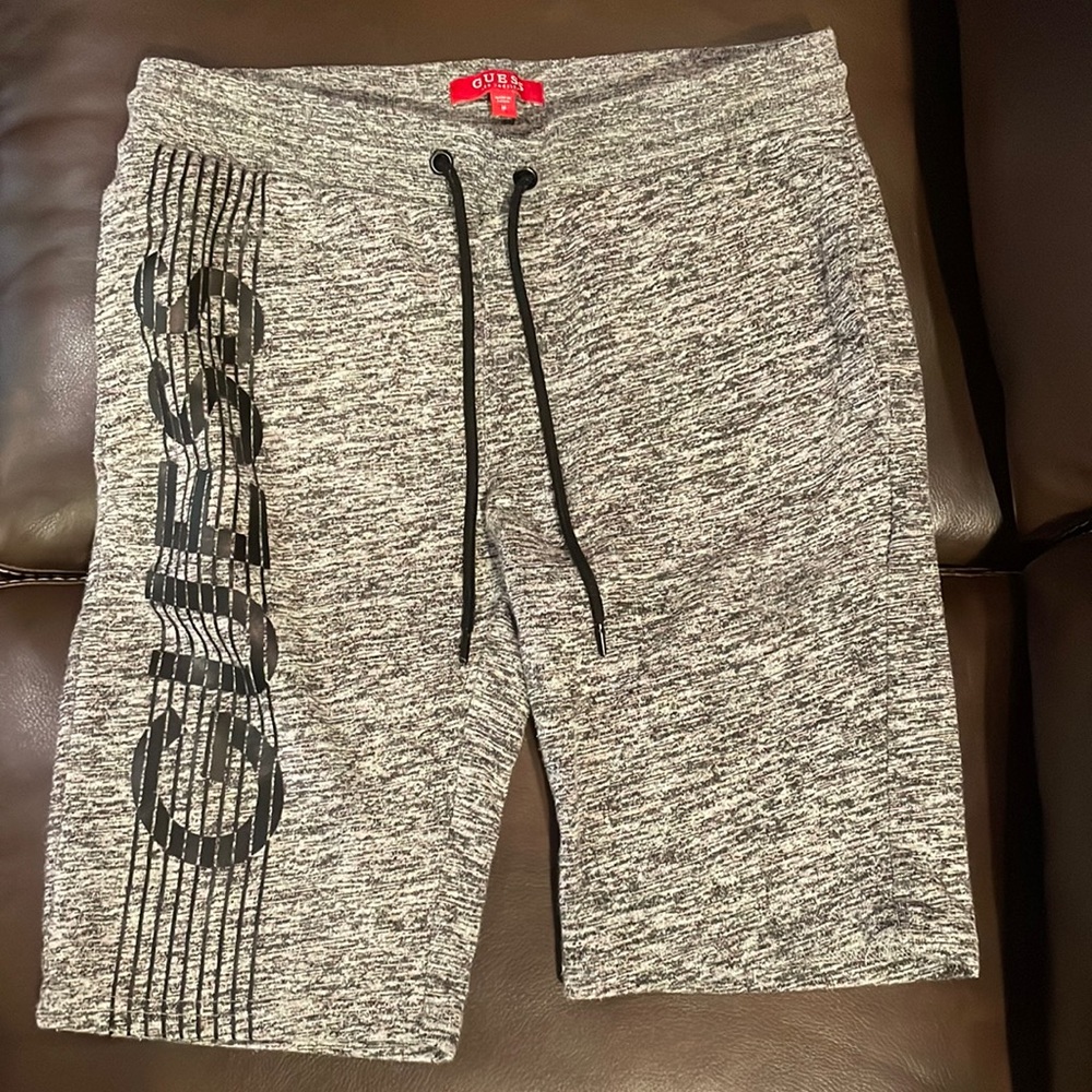 Mens Medium Guess Shorts